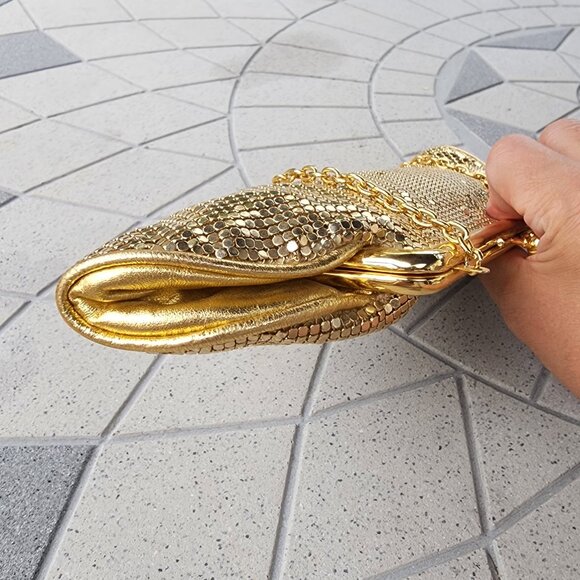 Whiting & Davis Gold Tone Chainmail Mesh Kiss Lock Evening Bag Vintage - Picture 8 of 10